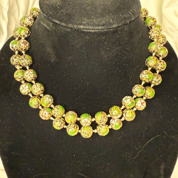 Green vintage authentic cloisonné beaded necklace. - Picture 1 of 3